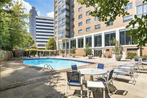 Villa Atl Downtown 2Br King Bed Free Parking Lm1902 Atlanta Esterno foto
